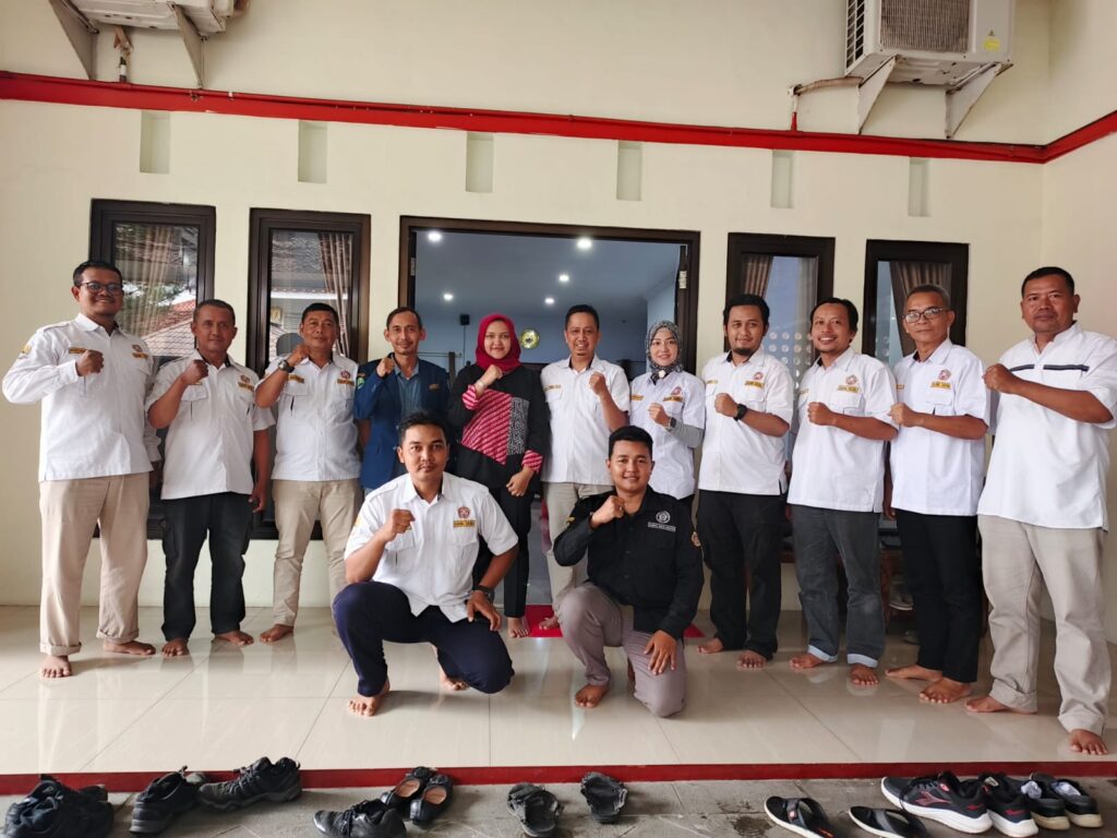Ketua DPRD Kabupaten Cirebon beraudiensi dengan Karang Taruna.